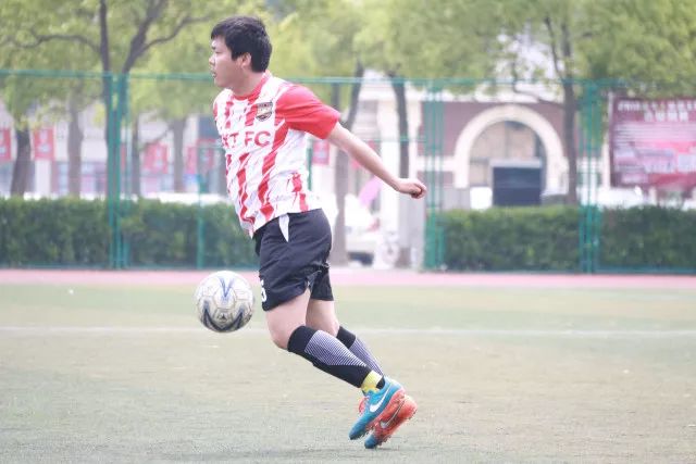 娱乐圈大新闻！小花张雅钦与知名导演许宏宇结婚疑似怀孕